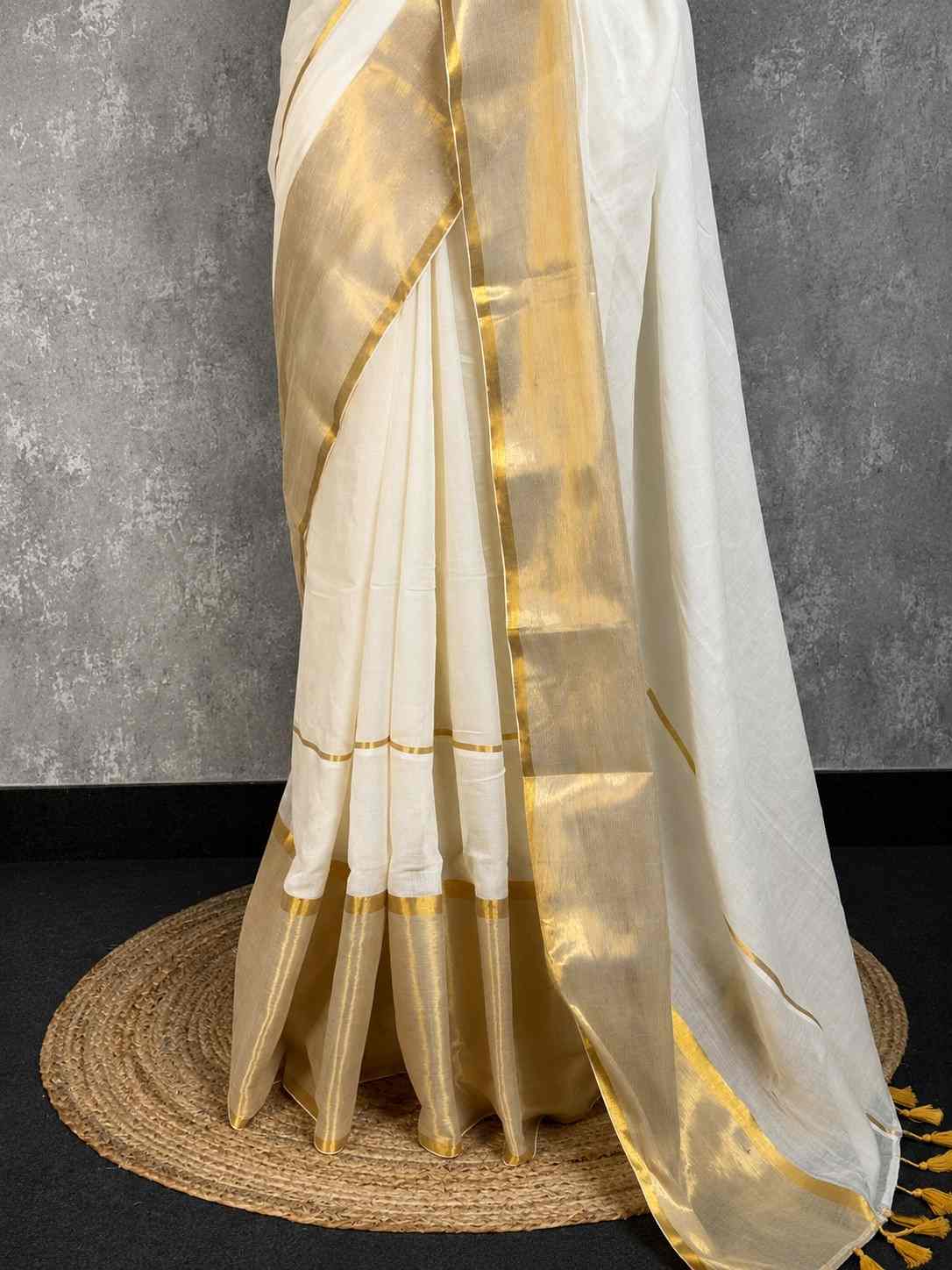 Mul Cotton With Out Blouse Piece