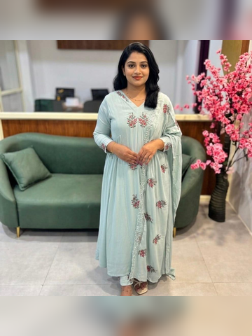 3 piece set in wrinkle Rayon, pastel Blue